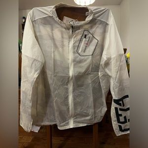 Men’s 2XL XXL CrossFit Reebok Lightweight Jacket. Gray  white Camo